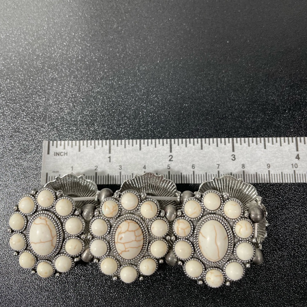 Navajo/Western Stretch Beige Bracelet - Picture 3 of 6